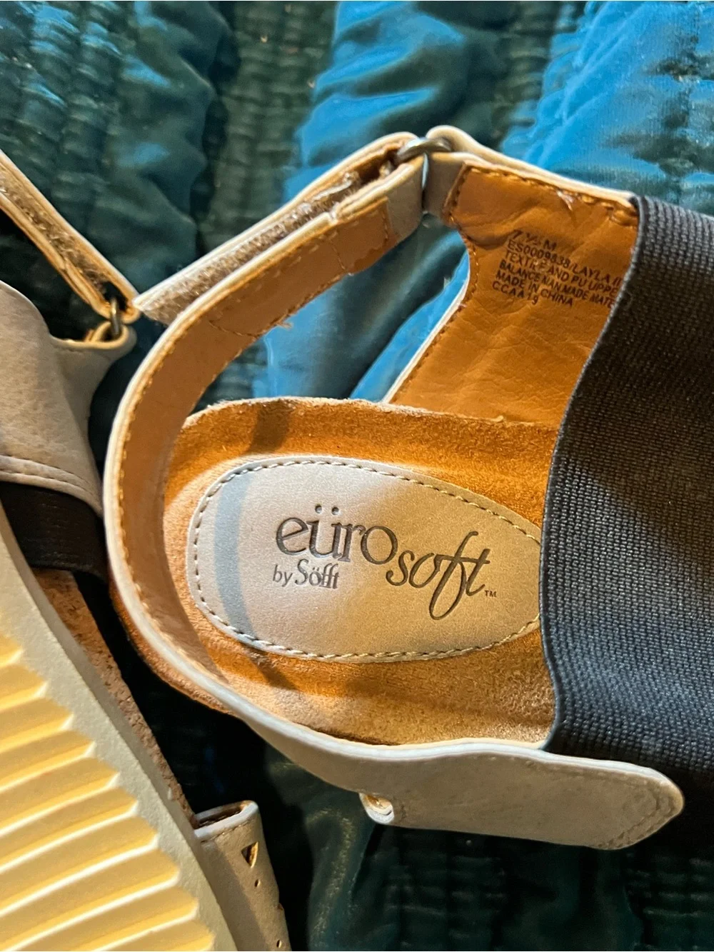 Women’s Neutral Two-Tone Strappy Sandals - Comfortable Everyday Style